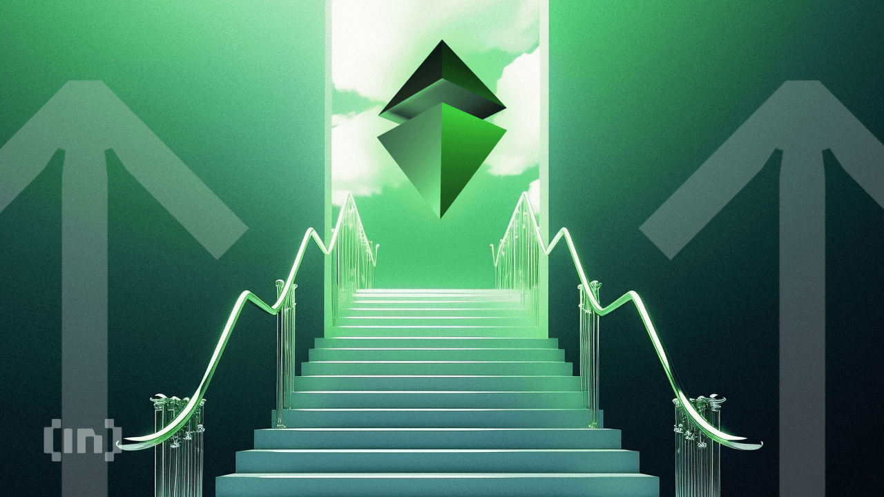 سعر إيثريوم ETH يقود انتعاش السوق و يرتفع أكثر من 30%.. لماذا؟
